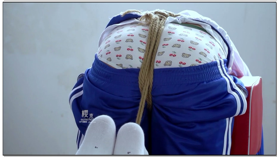 【樱束原创】体育老师对女学生的特殊体罚训练