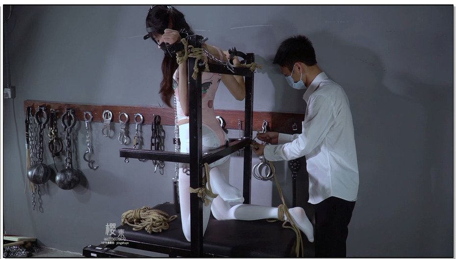 【樱束原创】汐洛不好好吃饭被主人刑凳罚跪 圈养奴—汐洛，昨日吃饭浪费粮食今天被主…