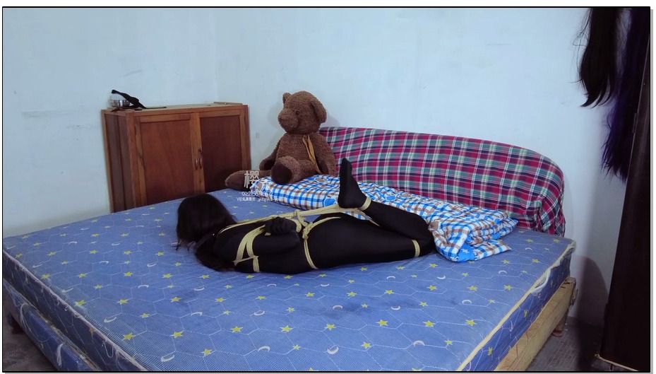 【樱束原创】魔术师的陷阱 女主被魔术师用娃娃施了魔术被强迫驷马绑起