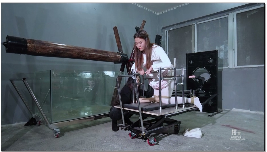 【樱束原创】盲盒第五季 本期古装模特带着重镣会从重多道具以及刑具中抽取到什么呢