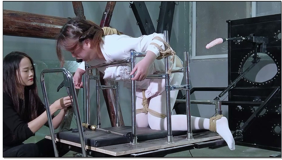 【樱束原创】盲盒第五季 本期古装模特带着重镣会从重多道具以及刑具中抽取到什么呢