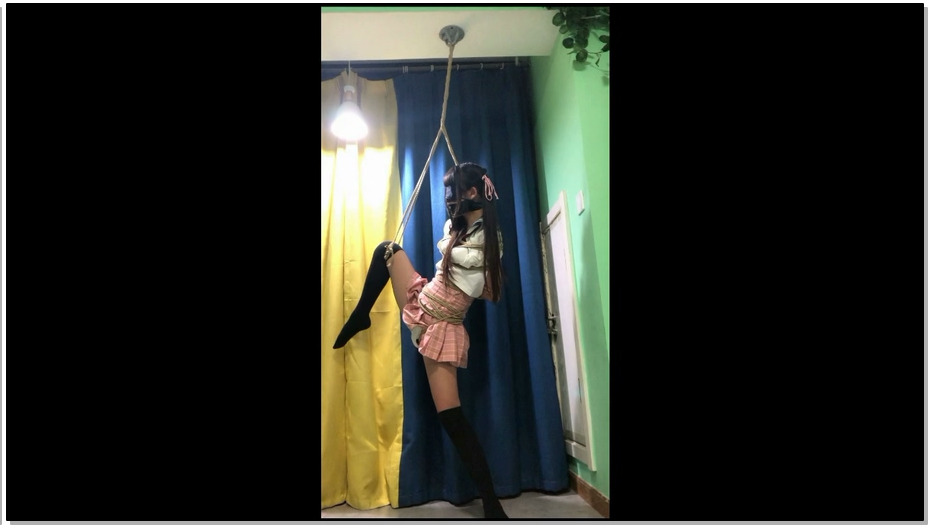 【窒物者】制服小萝莉，超羞涩第一次玩双插入式三点震动遥控小玩具，硬核驷马(超紧缚)