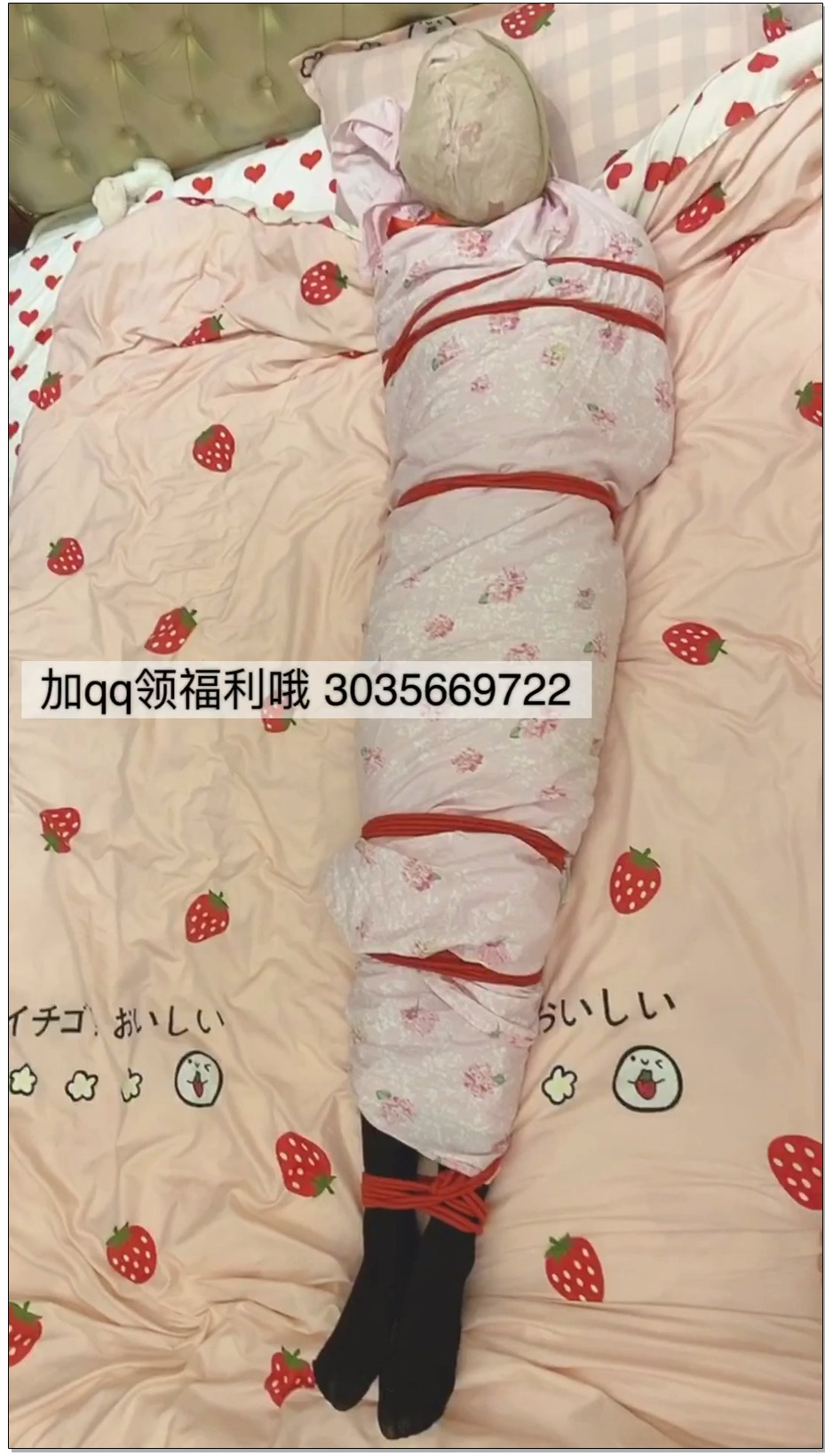 【窒物者】挣扎挣扎还是挣扎！嘴巴里塞的是小G穿了一天的棉袜，下面是双重TD