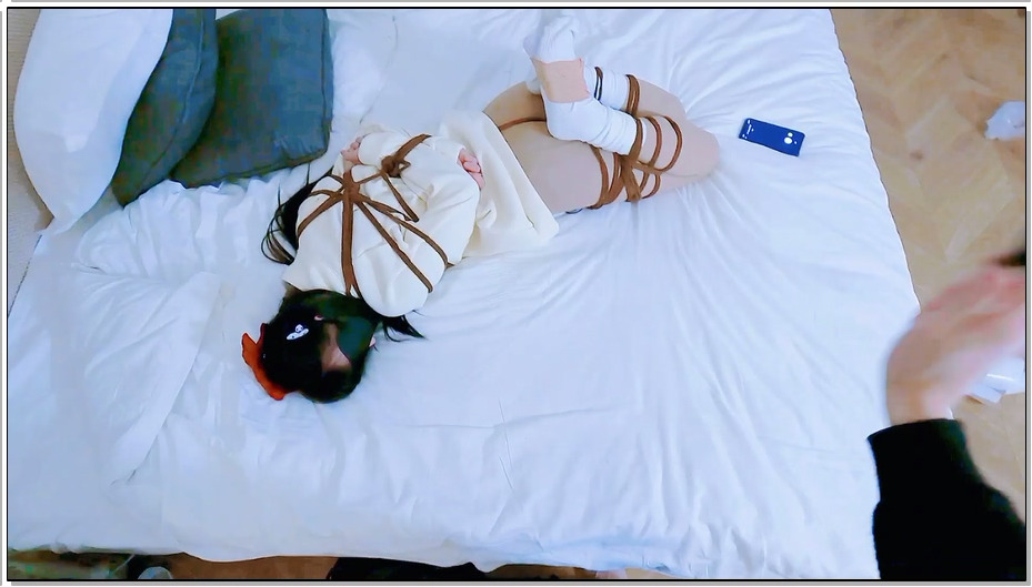 【窒物者】真-第一视角 光腿神器+棒+蛋+电击，同时超狠鞭打处刑+扇脸，一向很耐疼不耐