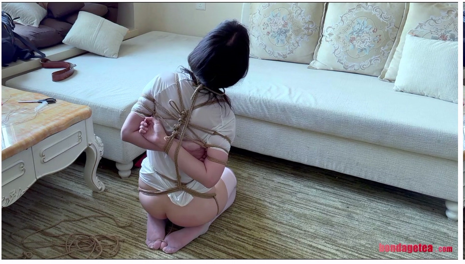 【绳精病】调皮女友的教训 被男友紧缚关在家的女孩逃跑失败后遭到更惨的教训屁股揍红