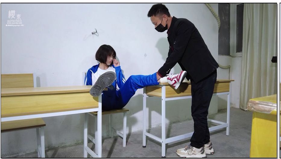 【樱束原创】老师垂涎学生樱子美色 新模樱子首发！18岁的樱子！颜值在线的在校艺术生