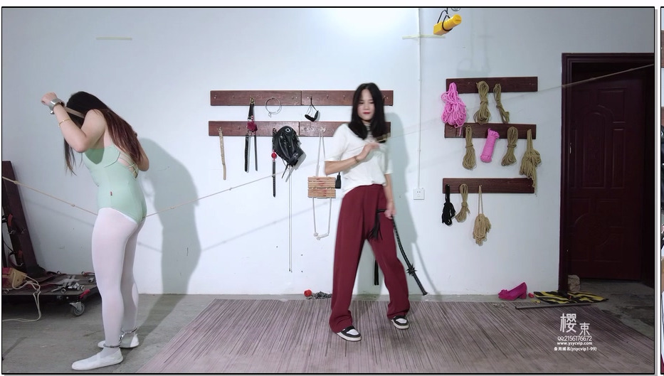 【樱束原创】舞蹈生的走绳特训 舞蹈生上课不认真被老师抓来惩罚室进行特殊的走绳特训