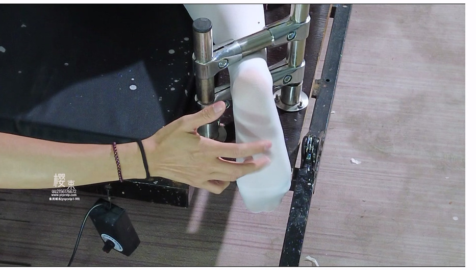 【樱束原创】训妹记 你家的小妹是否和我家小妹一样不听教化呢！将她固定刑架上翘起