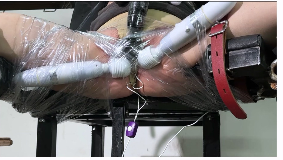 【樱束原创】是享受还是折磨 震到流泪喷水喷尿你有见过吗！你觉得这到底是刺激的享受