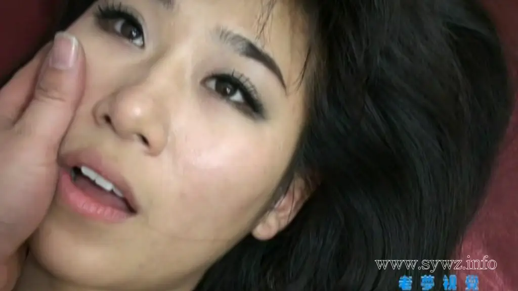 [老梦视觉]以体抵债，丝滑肉色丝袜裹着蛋糕裙的少女，成为这场隐秘契约里最后的租金筹码