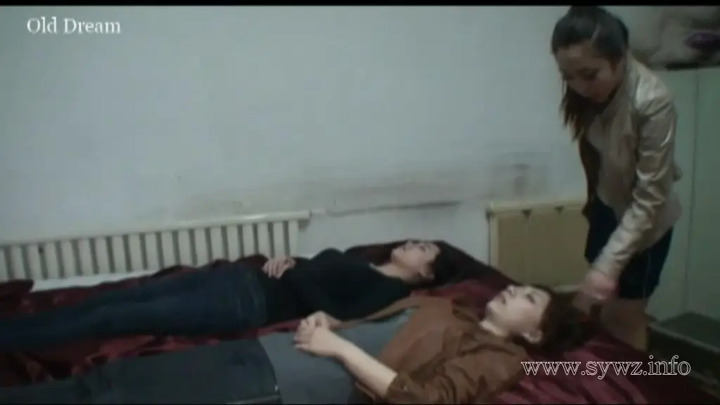 [老梦视觉]便衣女警深夜蹲守反遭制伏，黑色尼龙绳与银手铐编织的致命束缚局