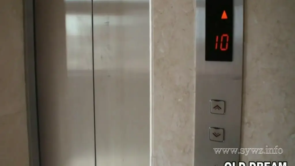 [老梦视觉]密室绳结悬案：致命喷雾穿透灰丝连体裙，一场绳艺拍摄引发的死亡迷局