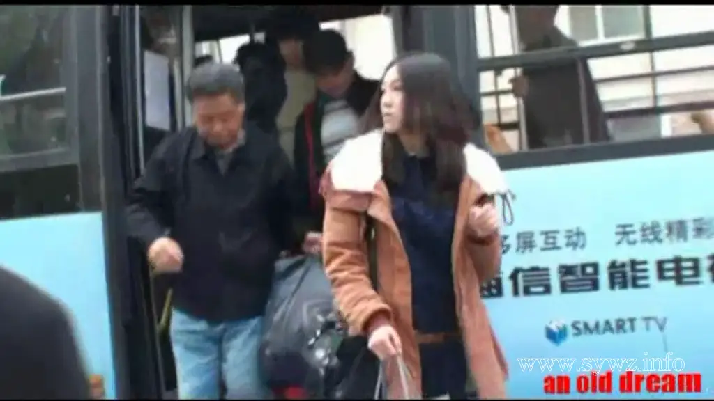 [老梦视觉]深夜巷尾的隐秘追踪，尾行（3）里那根红绳如何缠绕出致命诱惑？