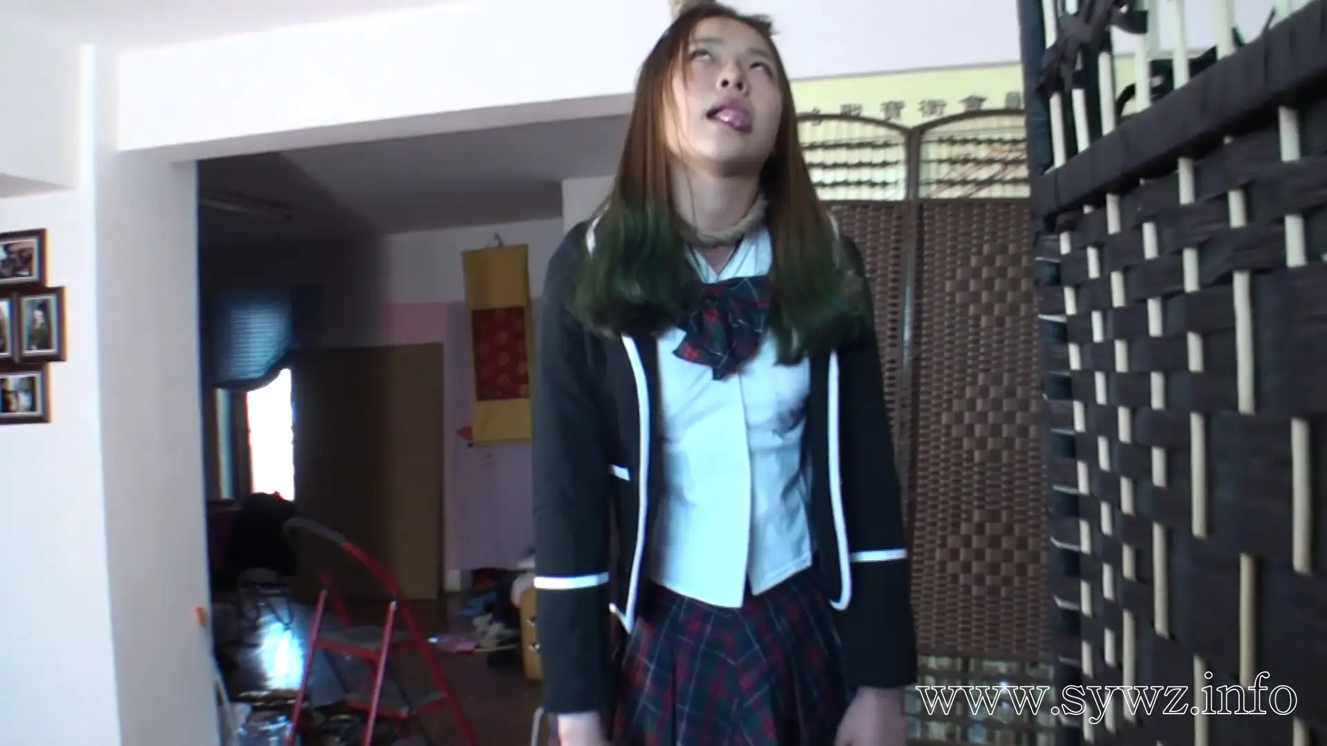 [老梦视觉]金金身着学院感学生服演绎绞刑绳艺，紧绷绳结与青春制服碰撞出致命张力