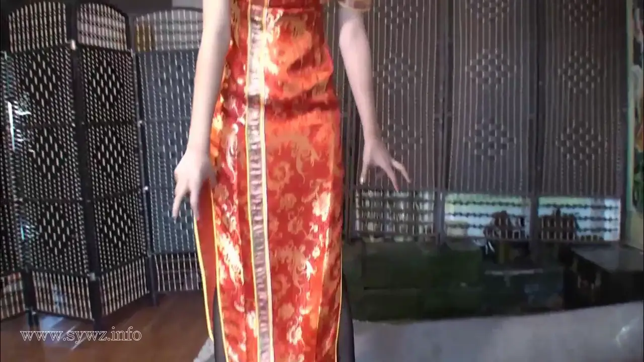 [老梦视觉]金金身着墨绿绣凤旗袍，一场隐秘自缢绳艺背后的禁忌与救赎