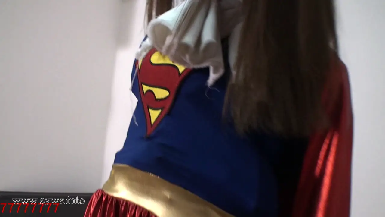 [老梦视觉]当钢铁之躯缠上温柔绳结，女超人的第一次悬挂束缚藏着多少不为人知的心跳？