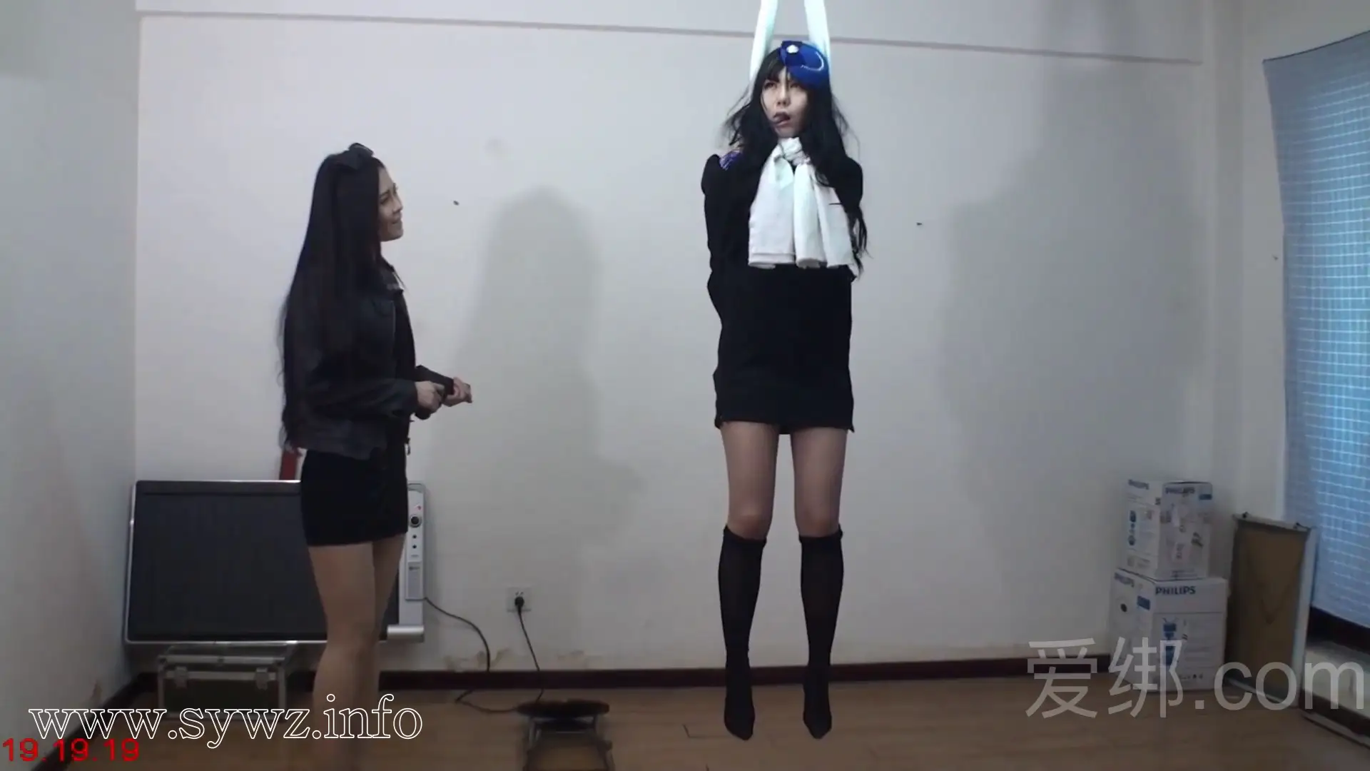 [老梦视觉]暗室派对时间开启，连体裙与黑丝袜下的禁锢美学，两段完整绳艺故事等你解锁