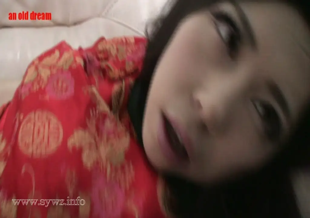 [老梦视觉]中式红旗袍里的争锋吃醋，玉足缠绳间的隐秘较量，这场绳艺局谁先乱了呼吸