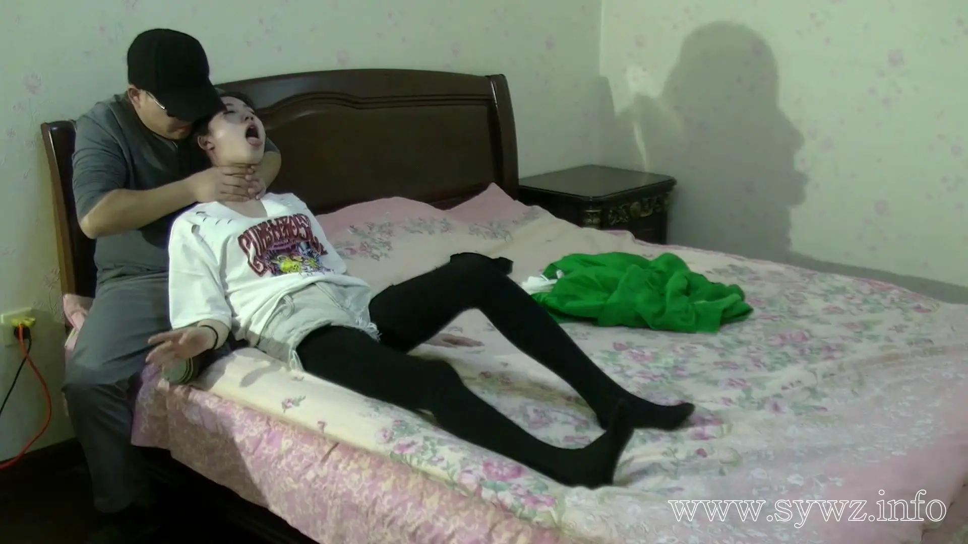 [老梦视觉]绳艺师上官逸霖的项圈锁不住爱情，这场失恋里藏着多少未解开的绳结？