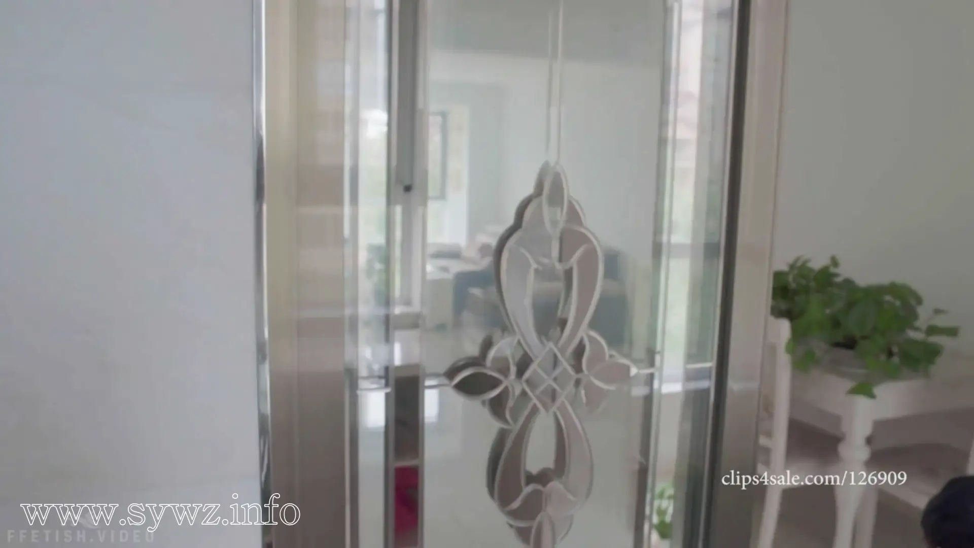 [老梦视觉]精神失常快递员的隐秘报复，深夜门铃后藏着带倒刺绳结的致命包裹