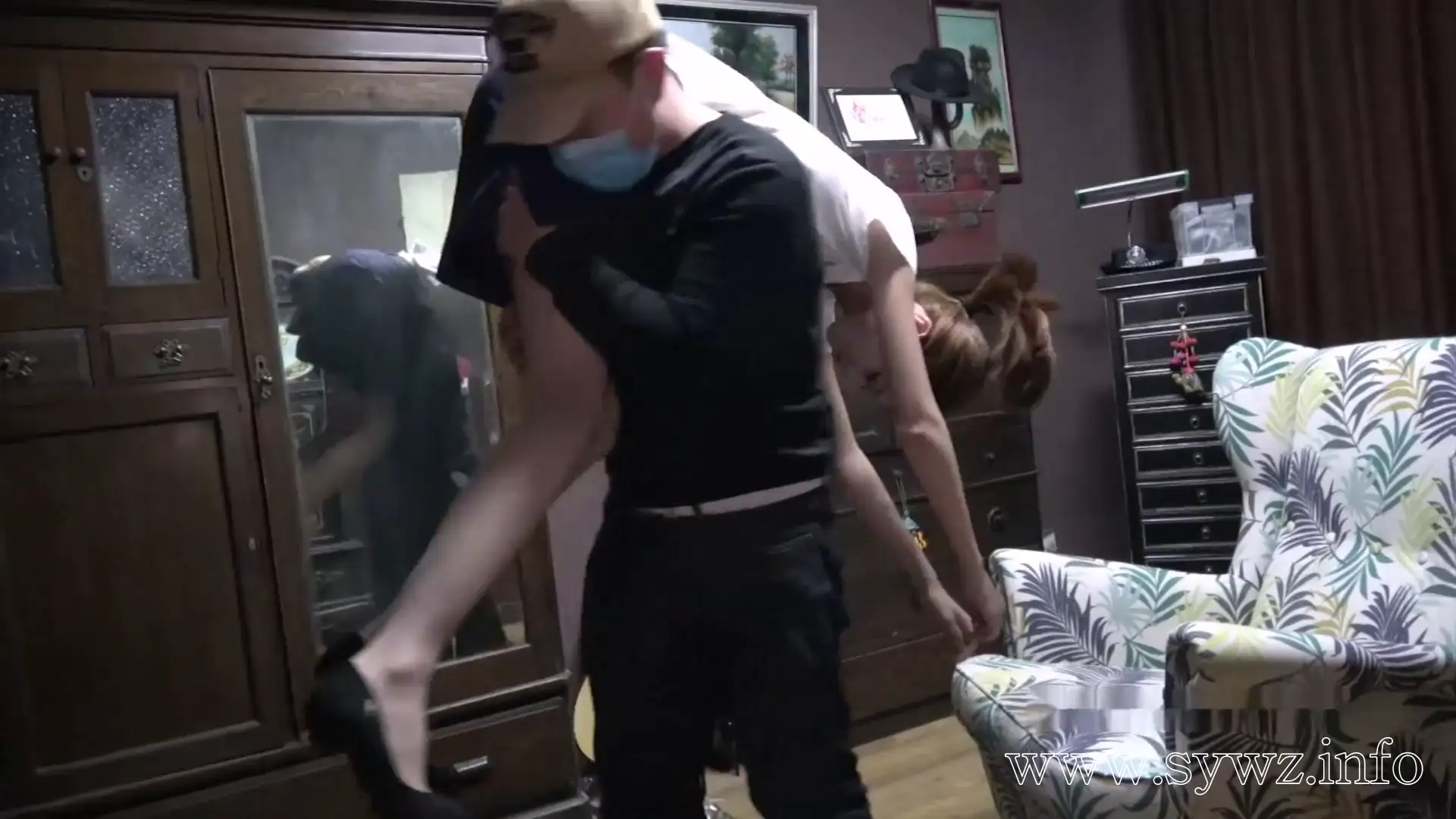 [老梦视觉]沉睡的人偶依依，被丝线缠绕的每一寸，藏着怎样的绳艺秘语？