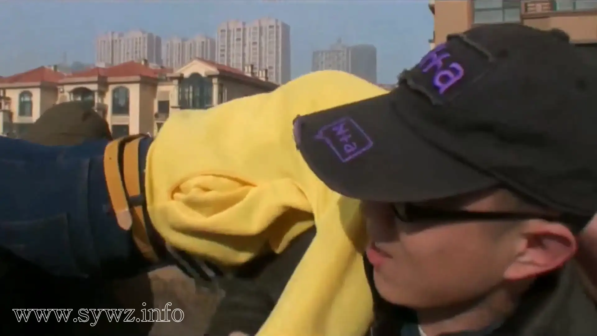 [老梦视觉]黑匡威女孩落单街头，一场预谋已久的绳艺绑架悄然展开