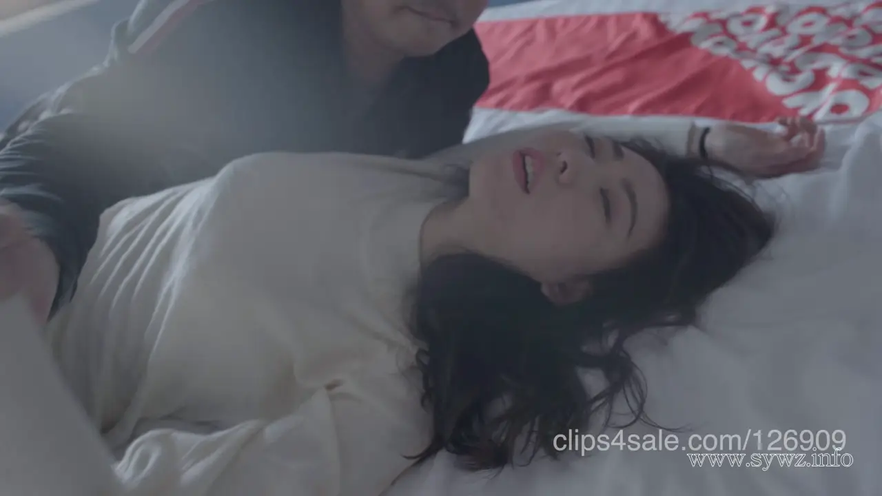 [老梦视觉]深夜玄关异响惊现神秘黑影，长腿美女遭迷晕后陷入致命绳缚局