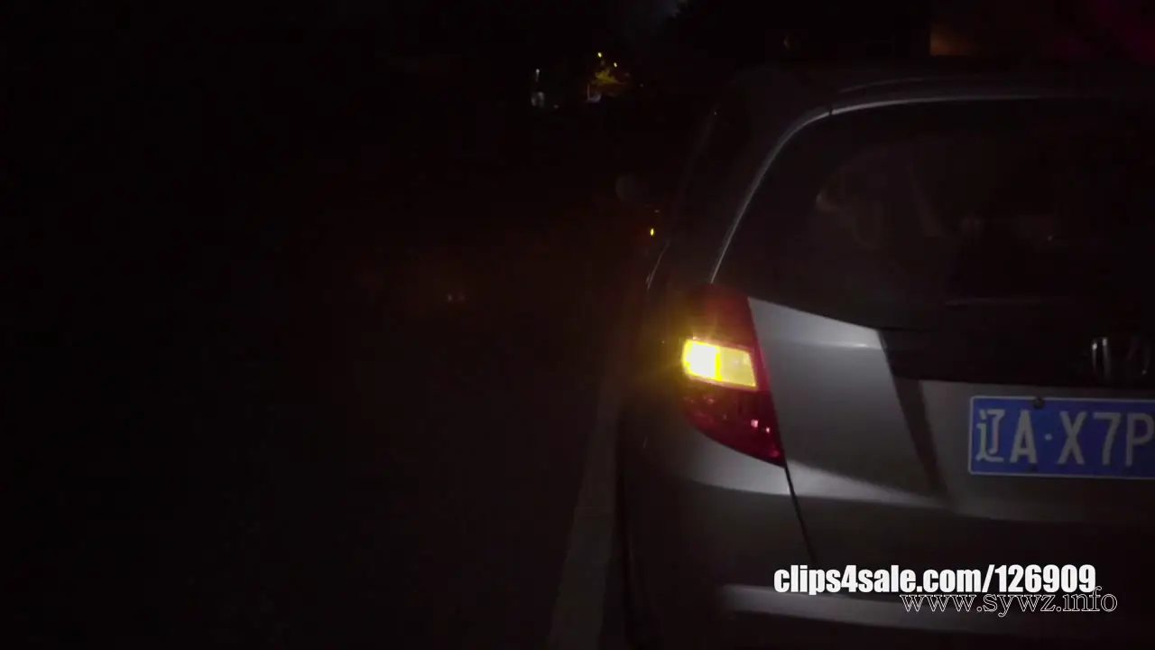 [老梦视觉]深夜补课归途，妙龄女教师乘出租车突遭迷晕，手腕绳结竟藏特殊纹路