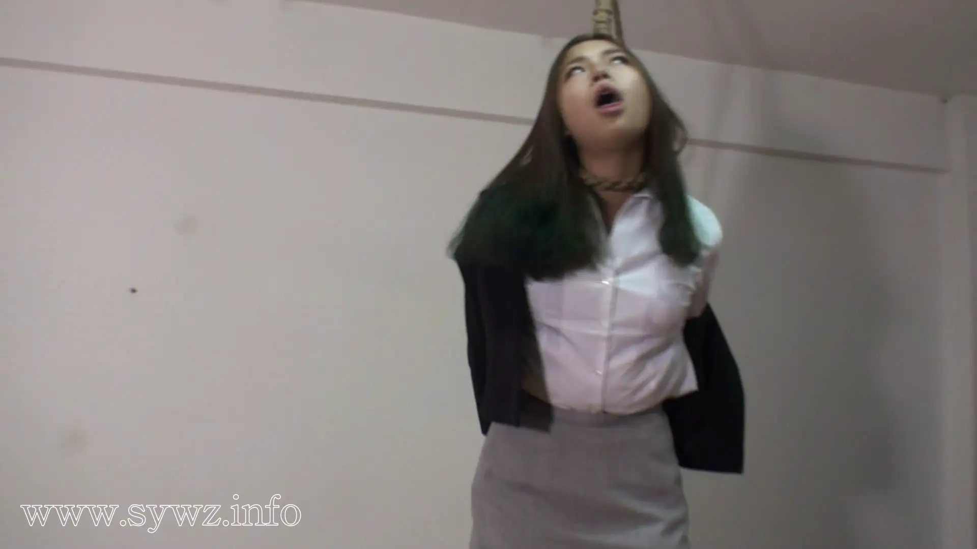 [老梦视觉]悬空中的禁忌纠缠，双人吊缚里的呼吸共振与绳索密语